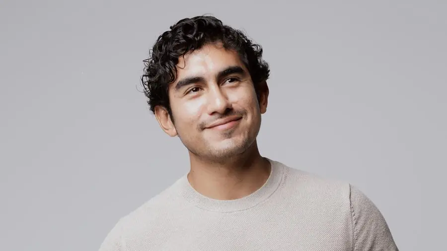 Lenny Ramos headshot, look 2