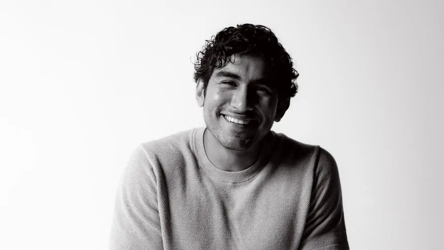 Lenny Ramos headshot, look 1